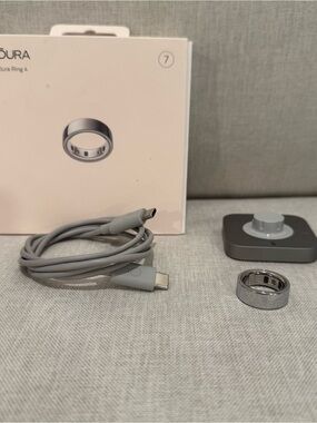 Oura Silver Smart Ring 4 with Box, Charger Cable, and Dock